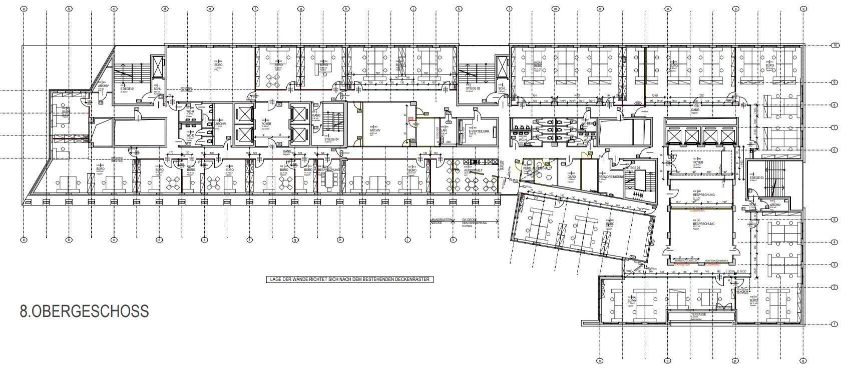 Grundriss des 8. Obergeschosses, detailliert die Anordnung der Büros und Flure.