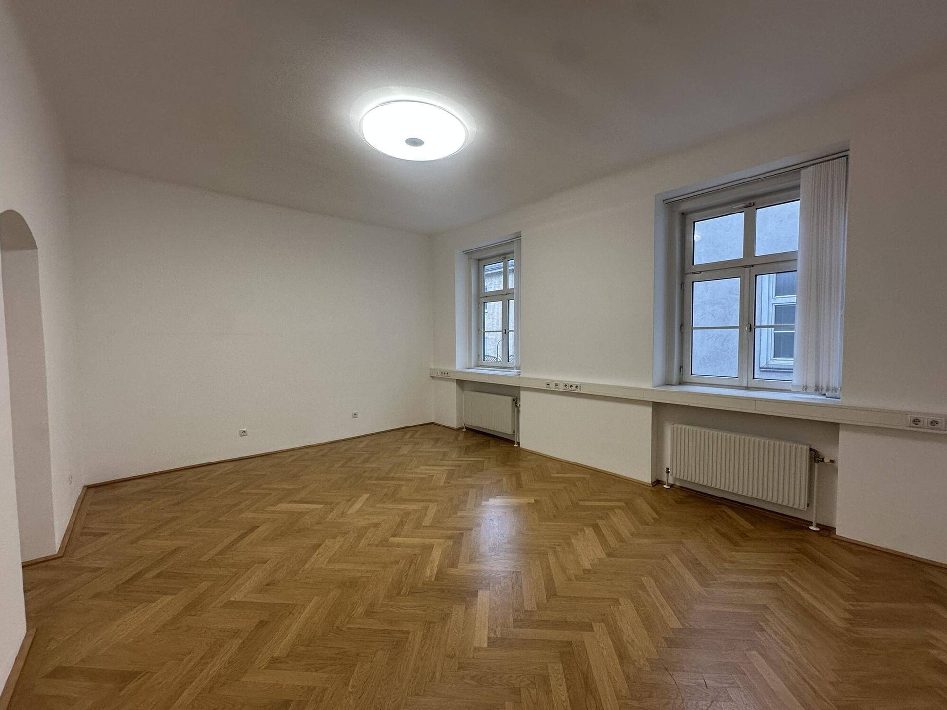 20241125_1010, Mahlerstraße 7 M7 32_MPE (17)