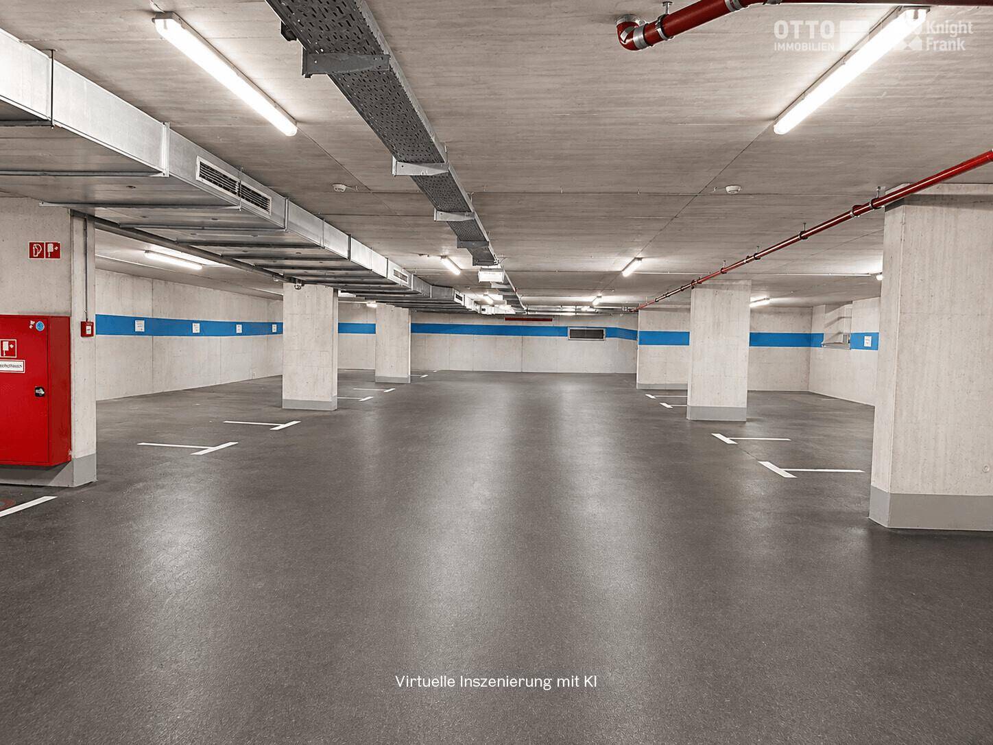 Geräumige Tiefgarage mit vielen Stellplätzen, Betonpfeilern und klarer Beleuchtung.