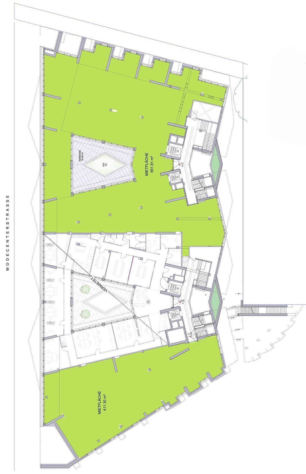 Detaillierter Grundrissplan mit verschiedenen Mietflächen, Terrassenbereichen und Treppenhäusern.