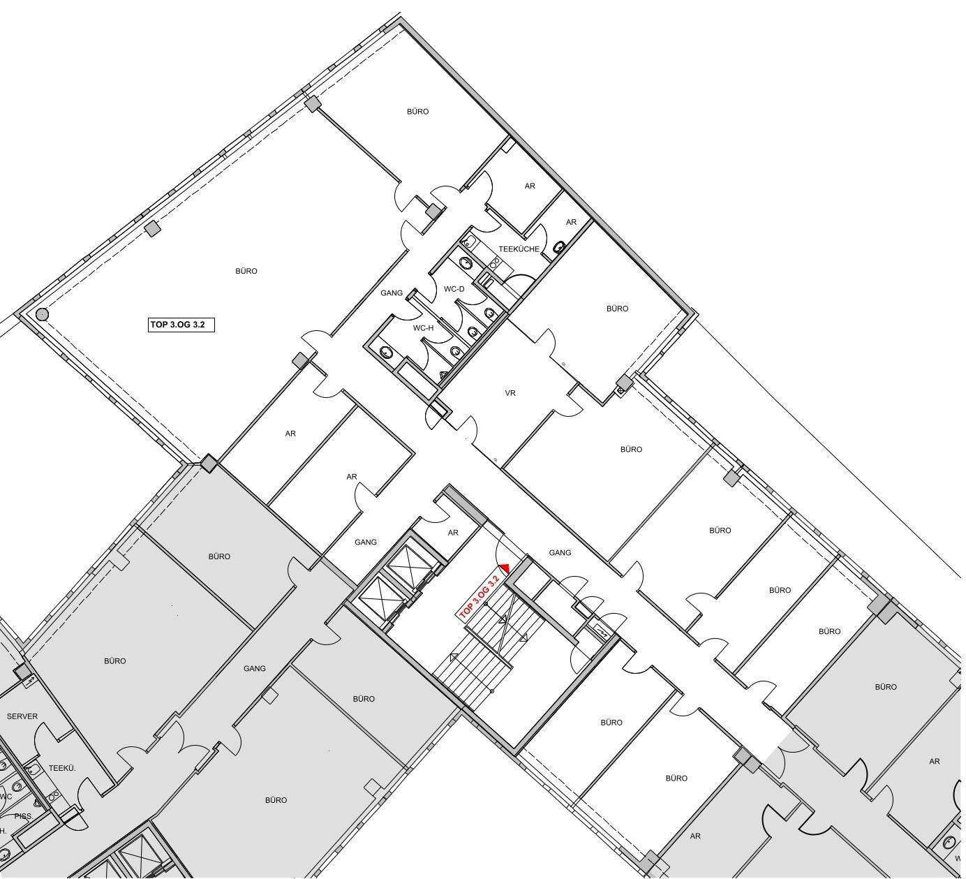 Detaillierter Grundriss einer Büroetage mit mehreren Büros, Gängen und Sanitärbereichen.
