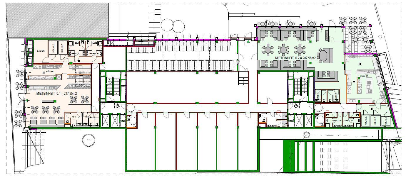 Detaillierter Grundriss mit verschiedenen Mieteinheiten, Treppenhäusern und Sanitärbereichen.
