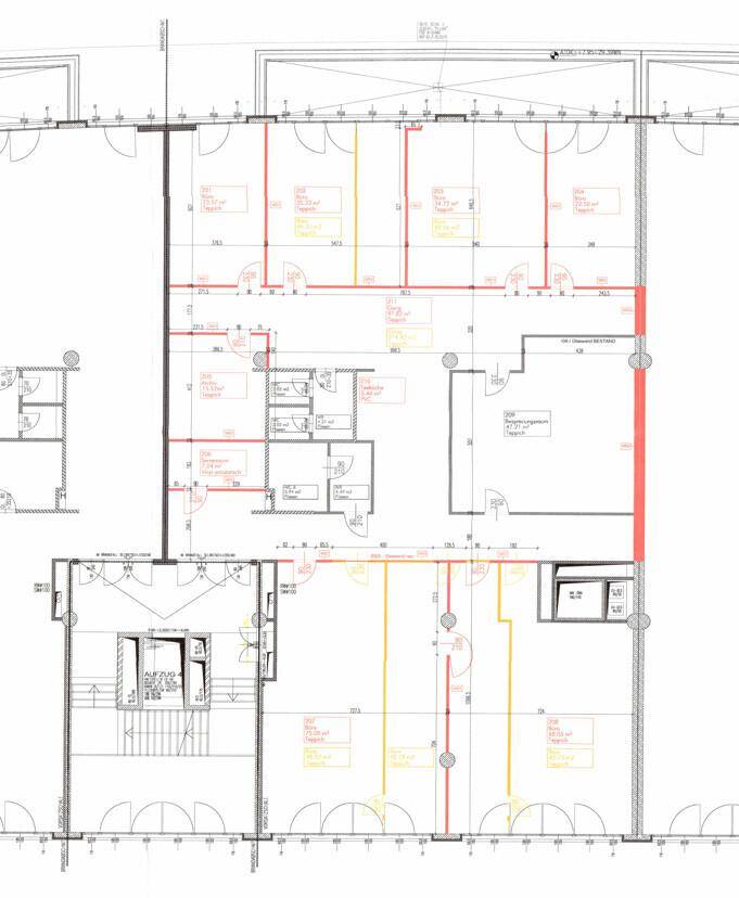 Detaillierter Grundrissplan mit mehreren Räumen, einem Treppenhaus und einem Aufzugschacht.