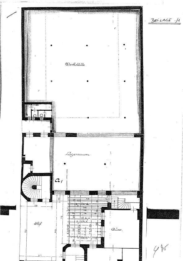 Schwarz-Weiß-Grundriss eines Gewerbeobjekts mit Werkstatt, Lagerraum und Büroflächen.