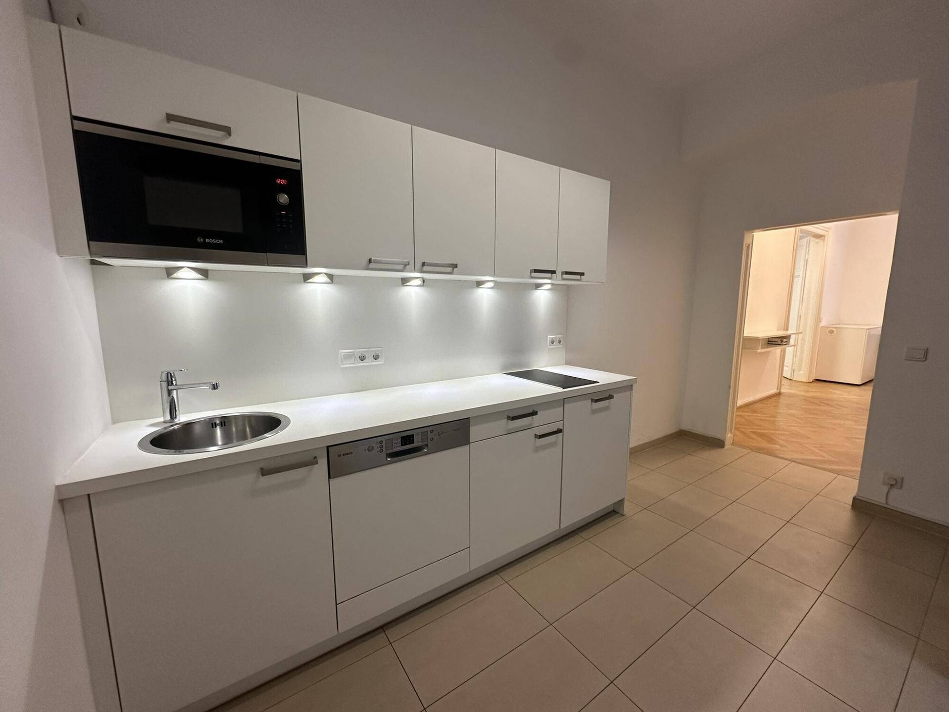 20241125_1010, Mahlerstraße 7 M7 32_MPE (8)
