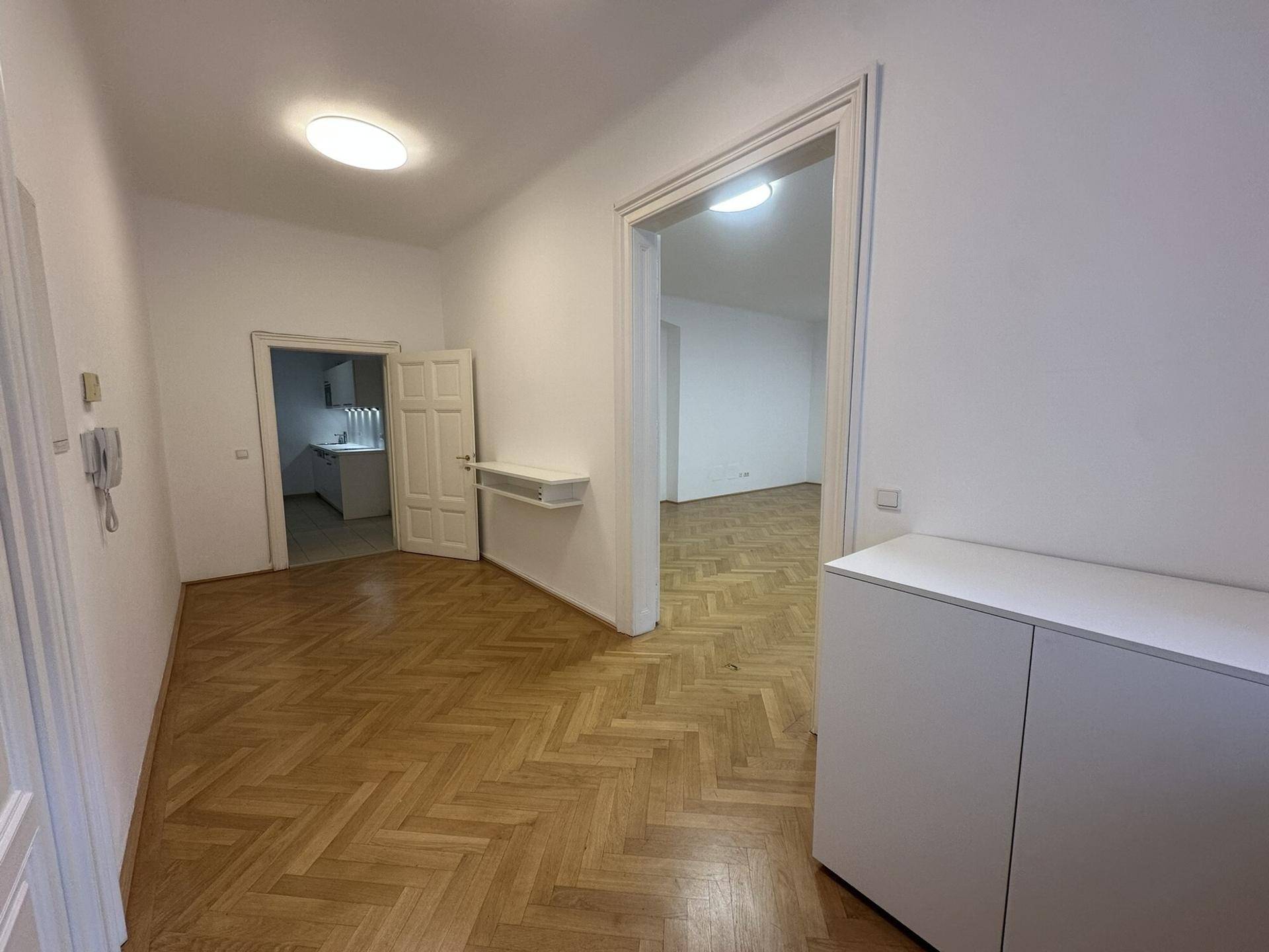 20241125_1010, Mahlerstraße 7 M7 32_MPE (2)