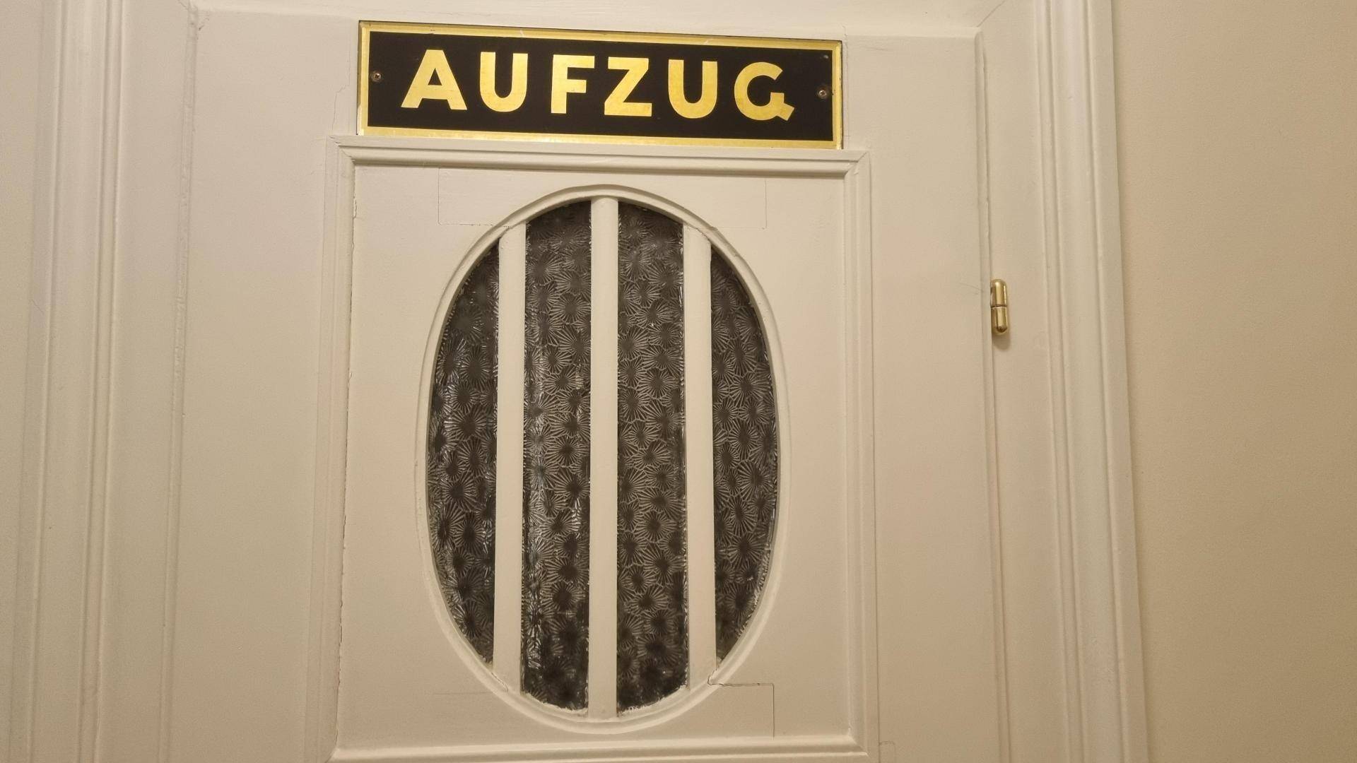Medien (15)