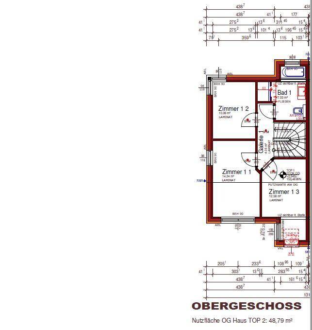 Grundriss des Obergeschosses mit drei Zimmern, einem Badezimmer und Galeriebereich.