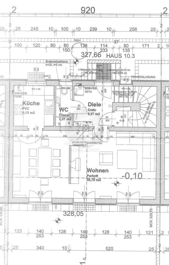 Grundriss des Erdgeschosses mit Wohnbereich, Küche, WC und Diele.