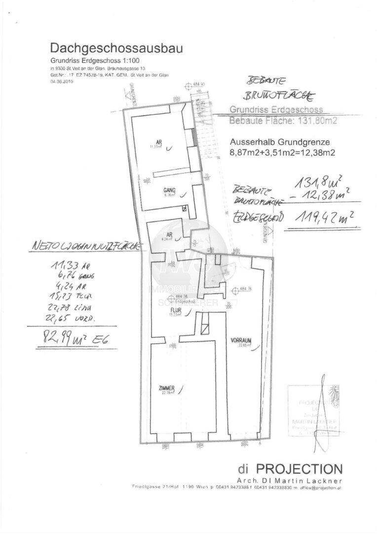 Grundriss des Erdgeschosses mit Zimmern, Vorraum und Zugang zum Garten.