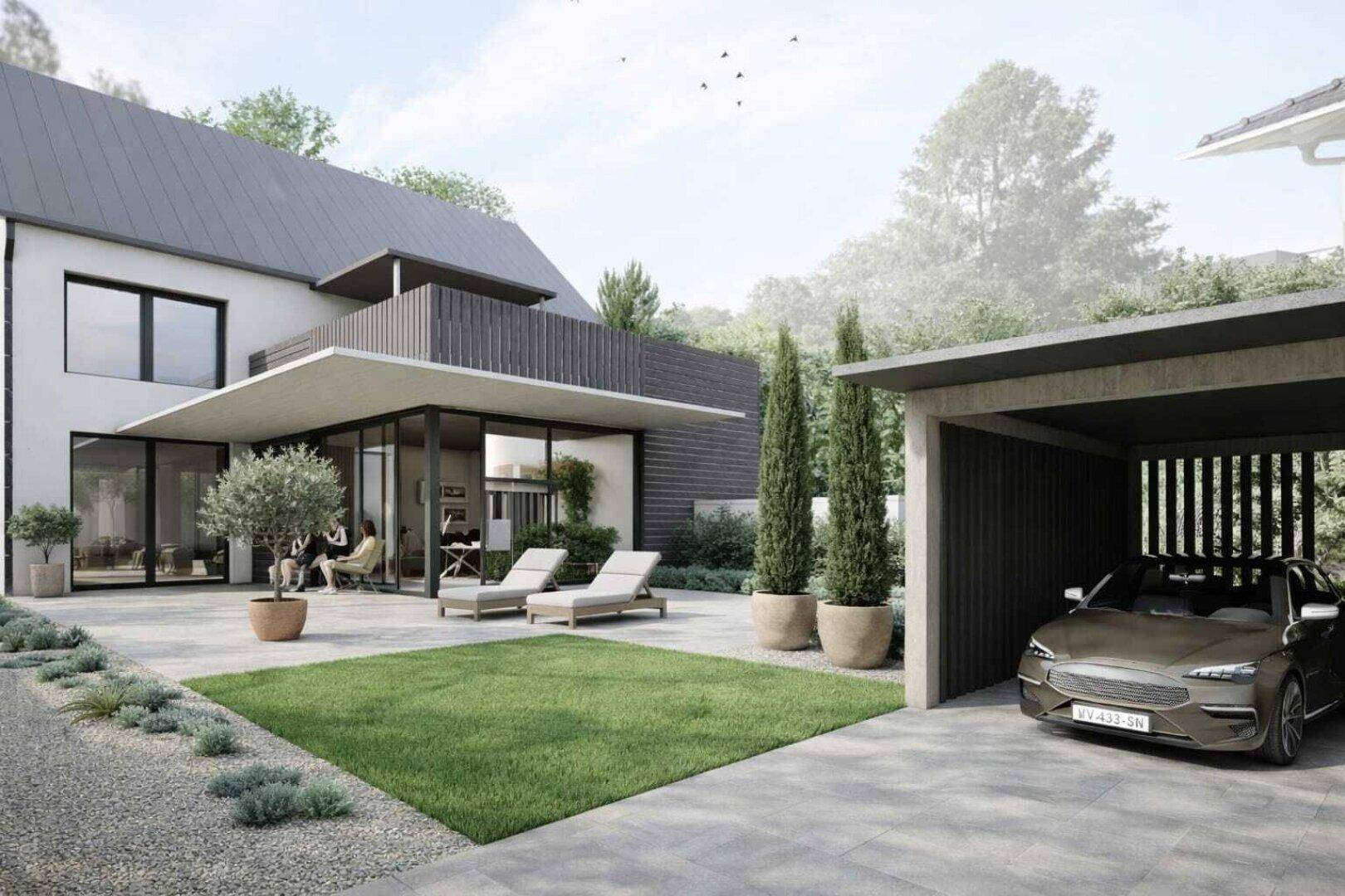 Modernes Haus mit großer Terrasse, kleinem Rasenbereich und Carport.