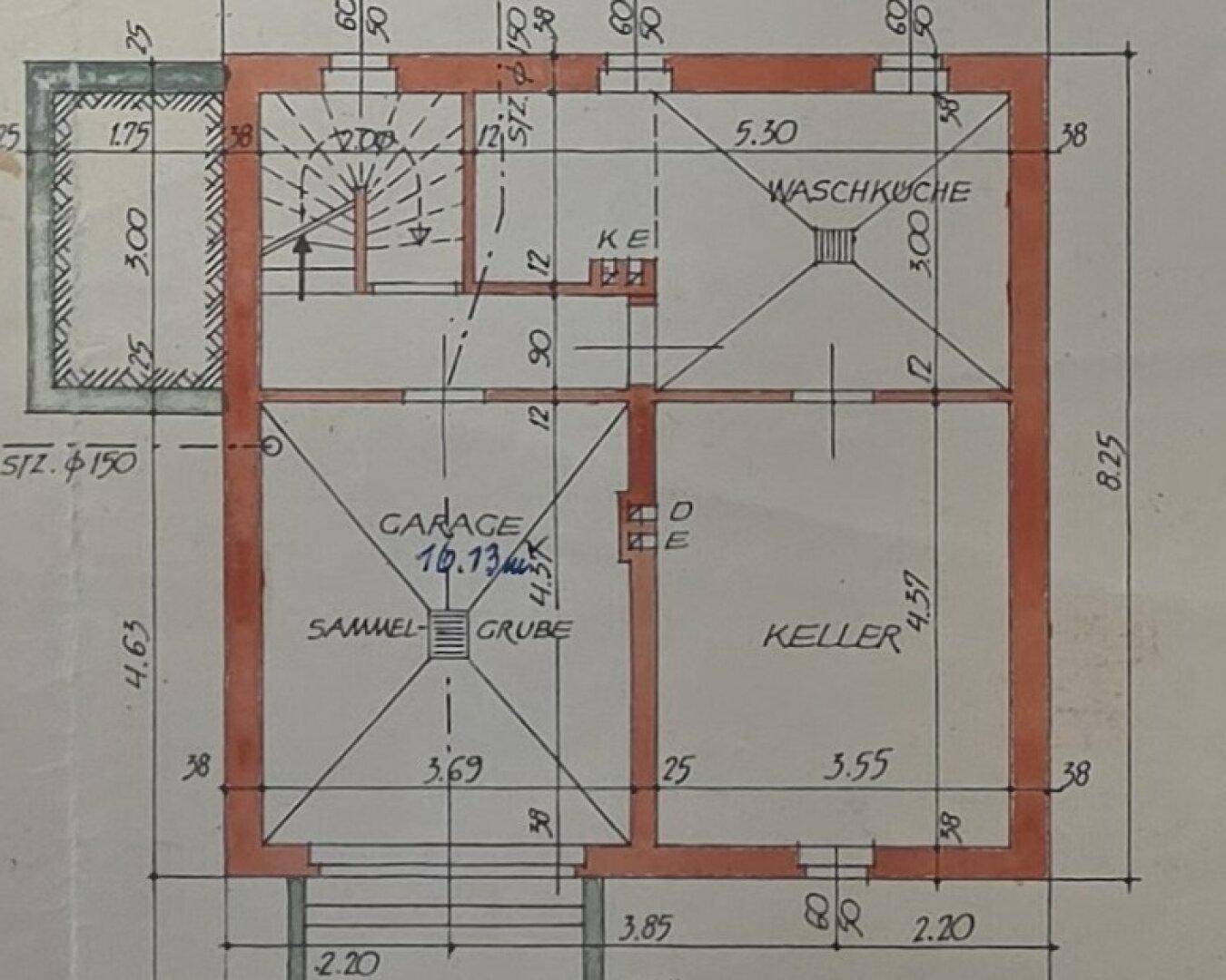 Grundriss des Untergeschosses mit Waschküche, Garage und Kellerraum.