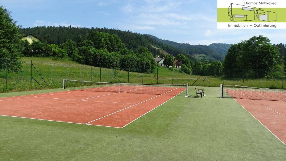 1 Tennisplatz