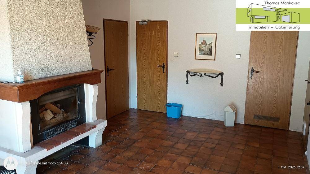 1 Entree mit Kamin