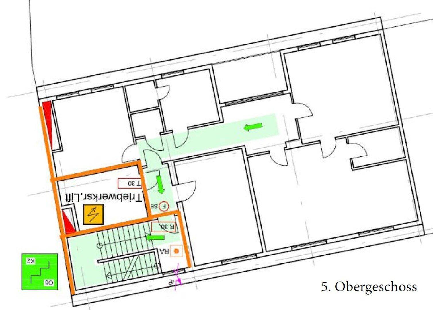 Grundriss des fünften Obergeschosses mit Aufzugsschacht und klar definierten Bürobereichen.