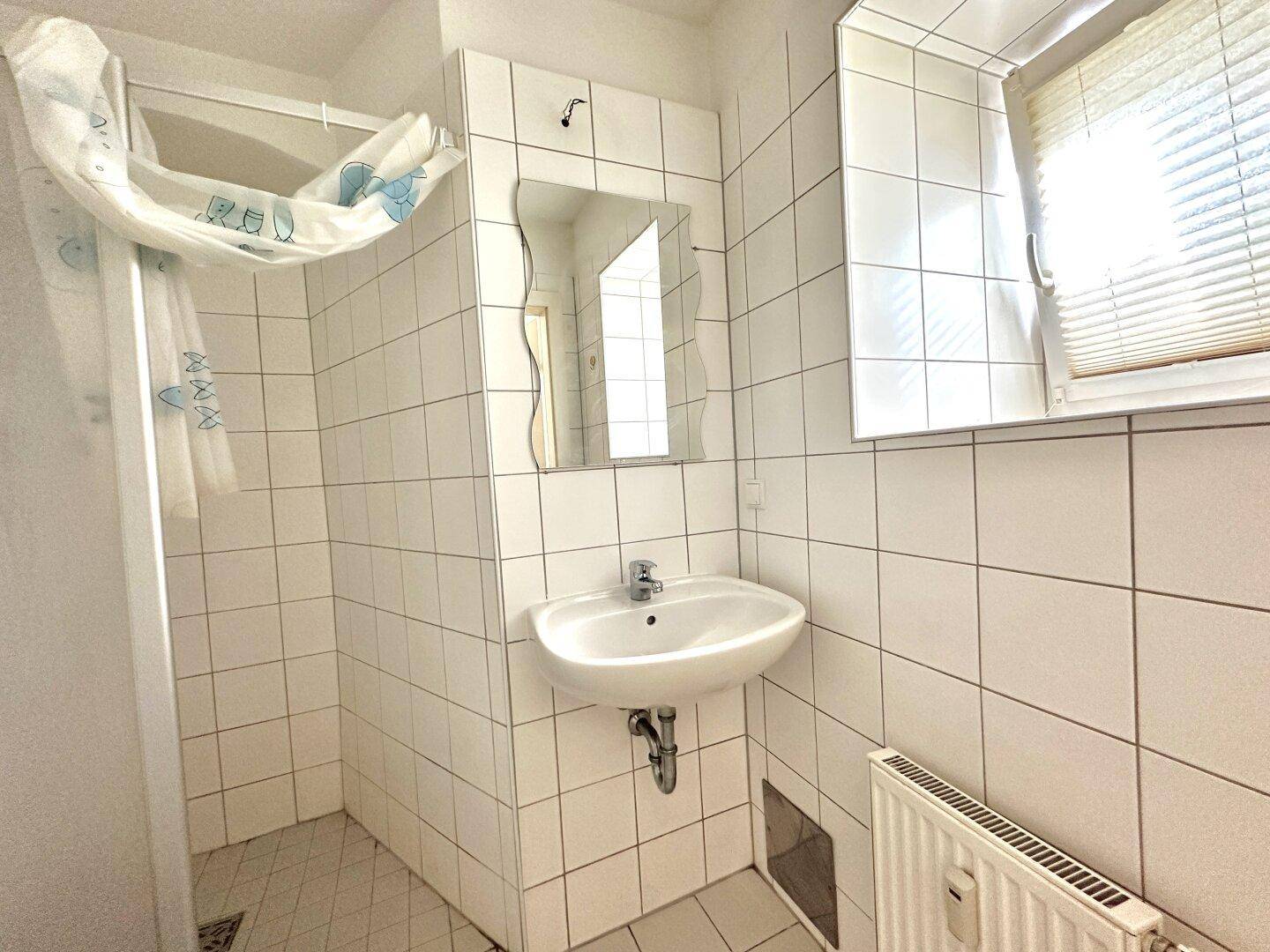 Badezimmer samt Fenst
