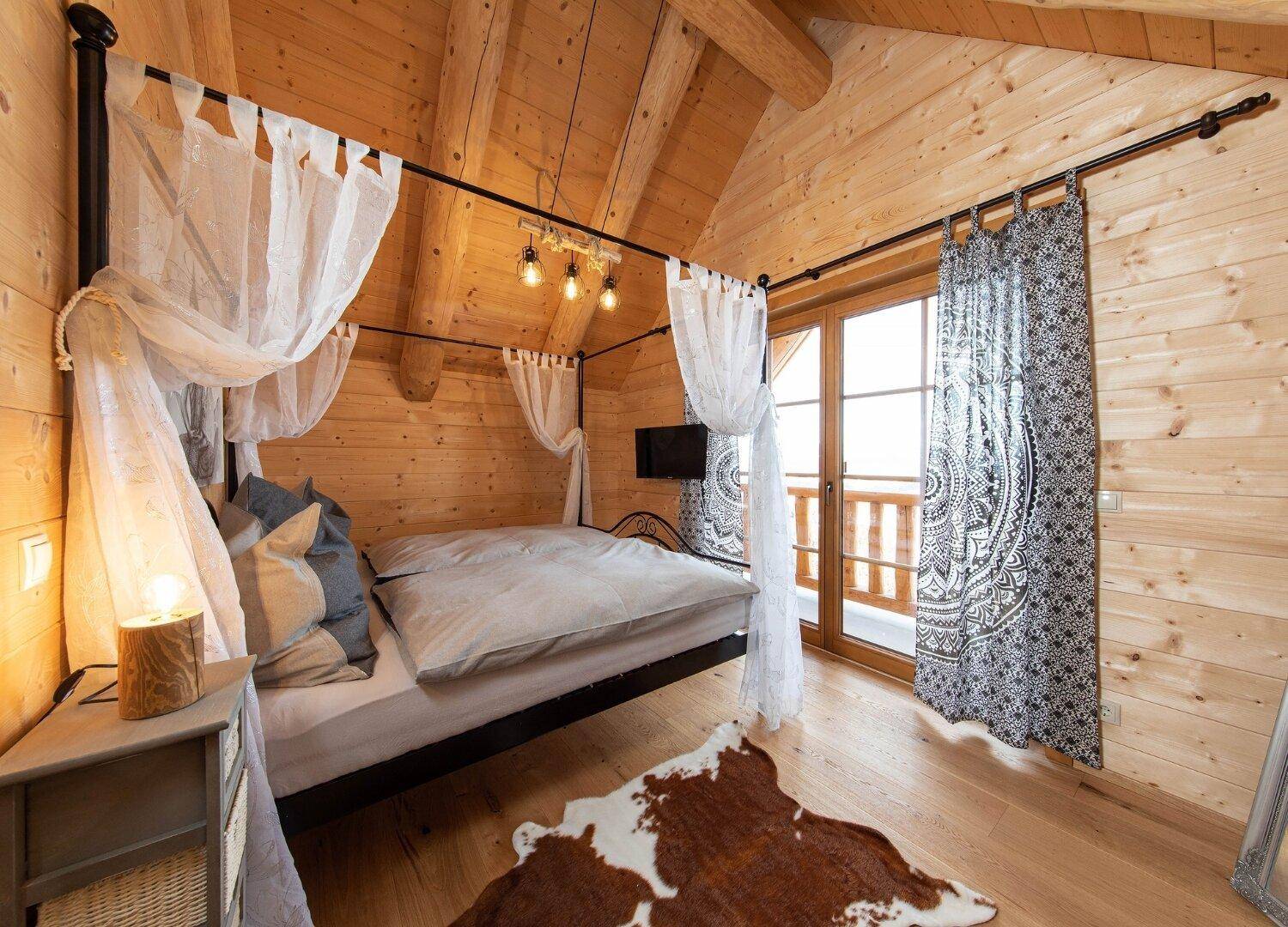 Traumhaftes *** LUXUX BLOCKHAUS - CHALET *** mit wunderschönem Ausblick in absoluter Ruhelage - Więcej