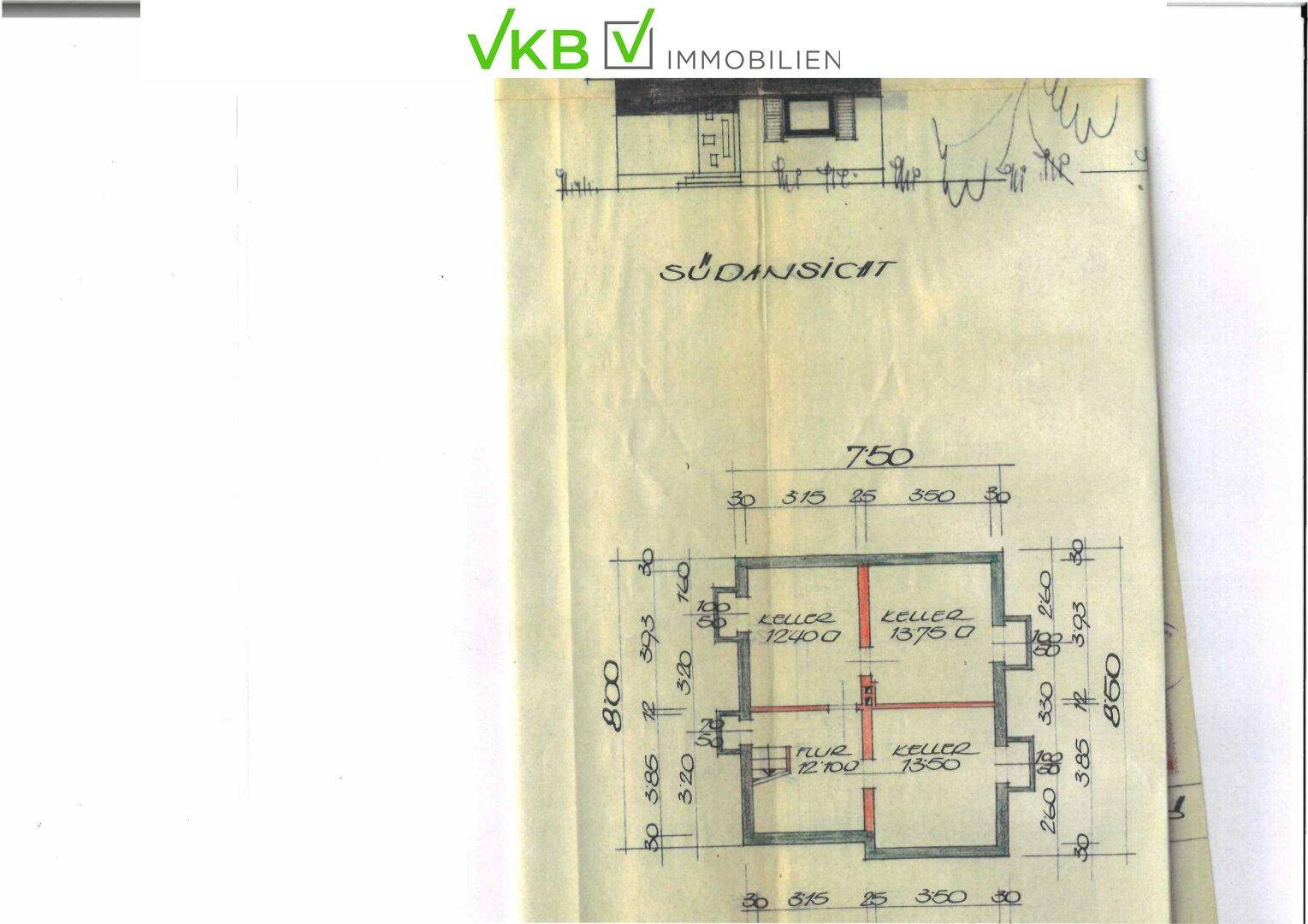 Architektonische Zeichnung der Südansicht und des Kellergrundrisses mit Maßen.