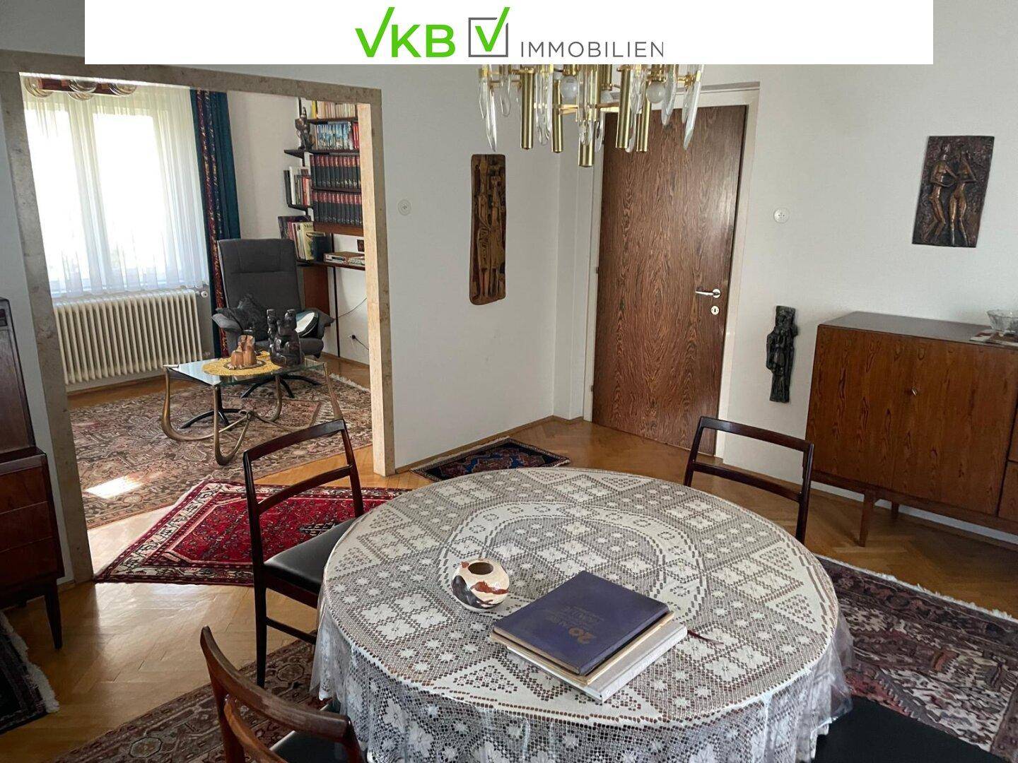 Stilvolle Villa mit künstlerischem Charme in zentraler Lage am Froschberg - Ansicht 3