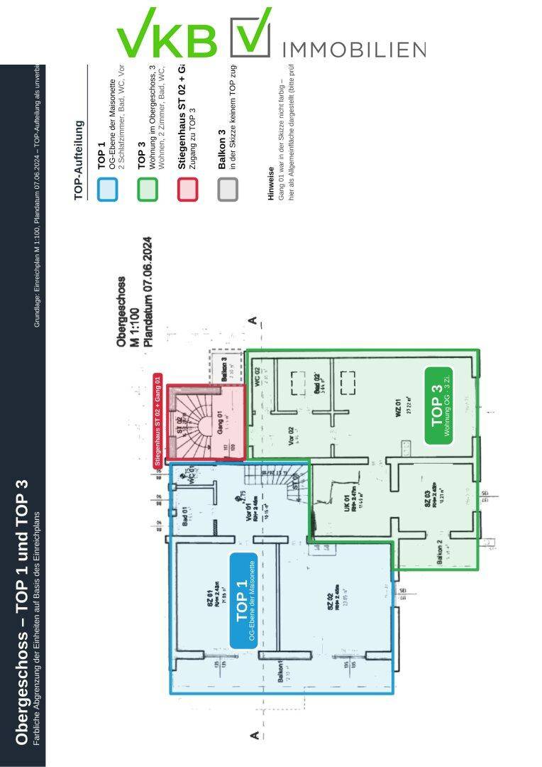 Grundriss des Obergeschosses mit zwei Wohneinheiten, darunter die obere Ebene einer Maisonette, zeigt Schlafzimmer und Bäder.