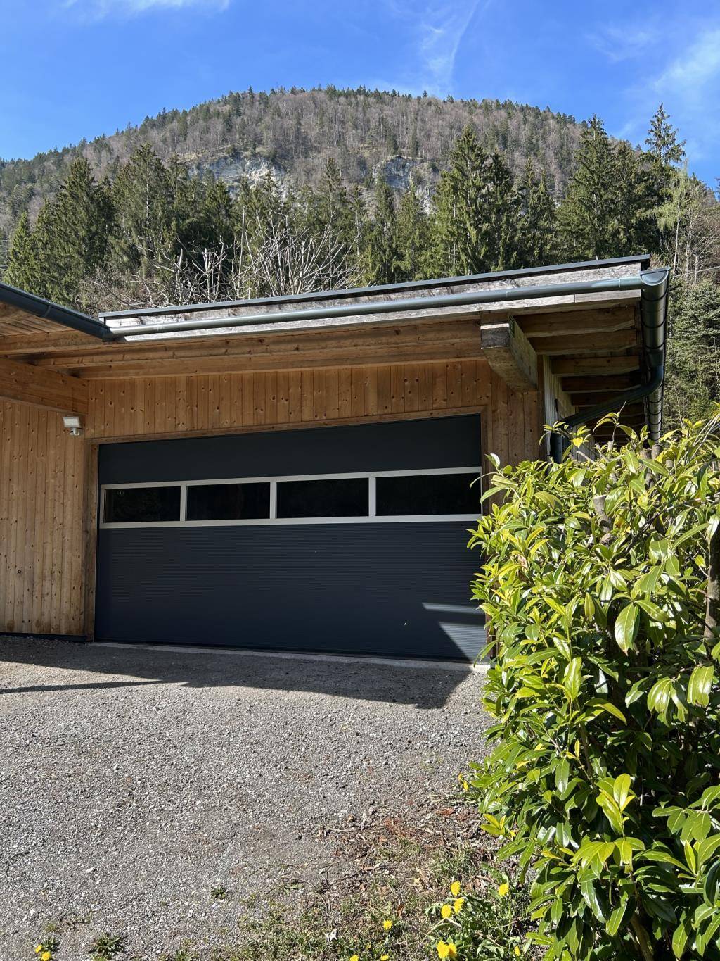 Doppelgarage mit Carport