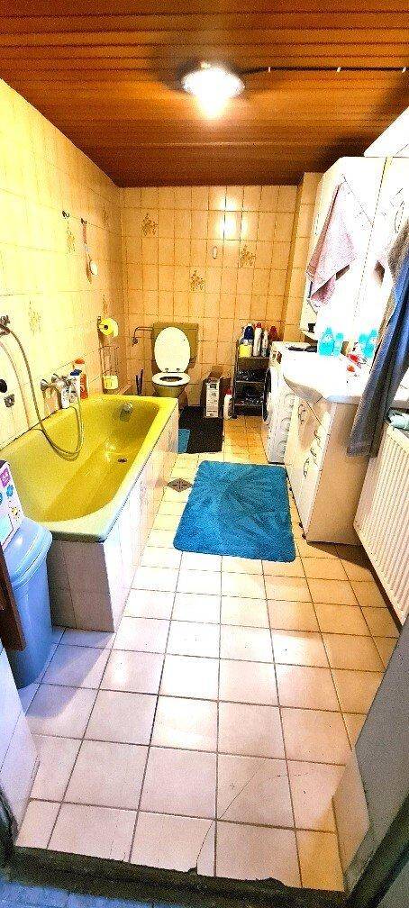 *NEUER PREIS* Großes Ein- bis Zweifamilienhaus nahe Schalchen - Więcej