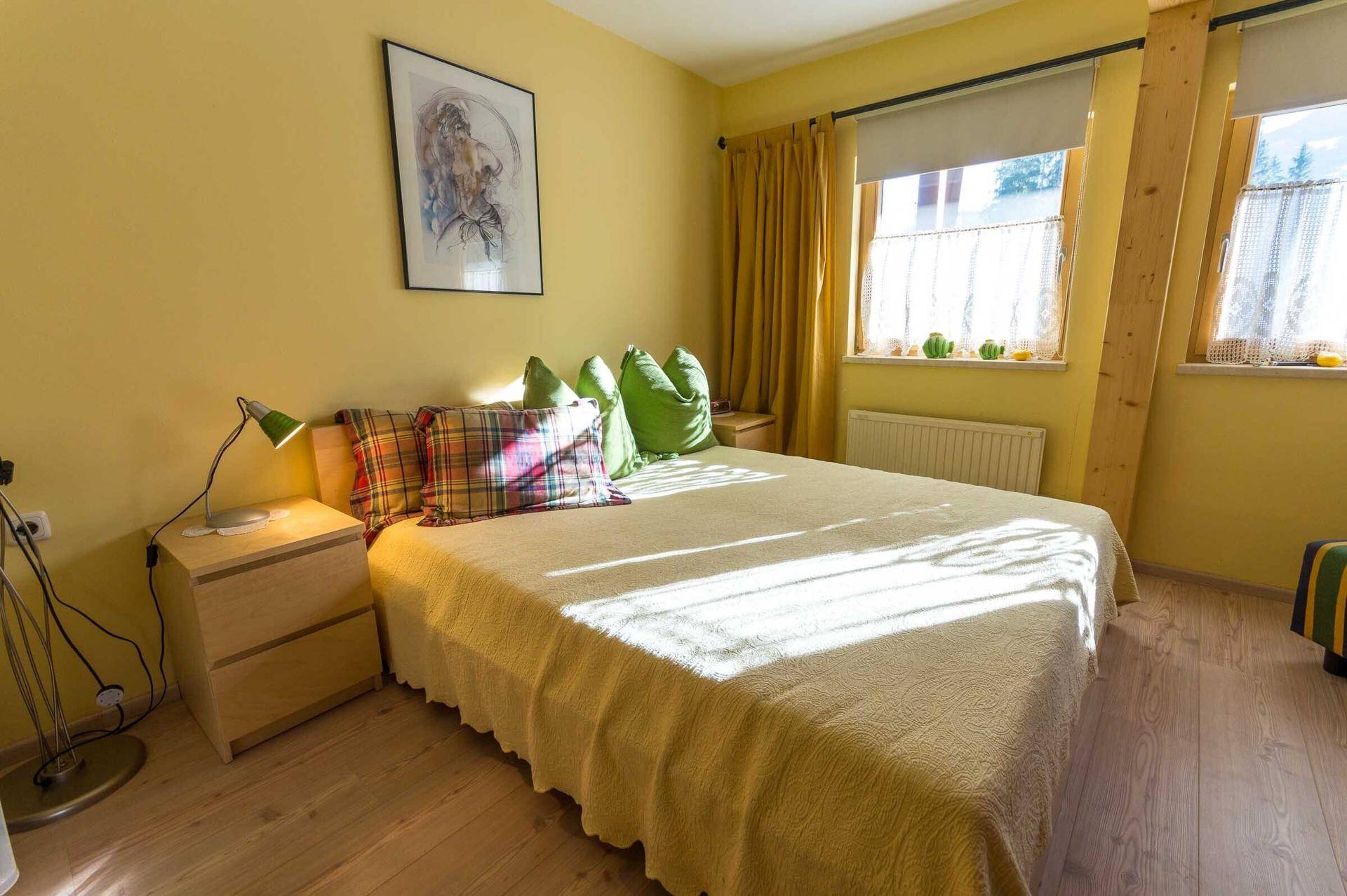 Schlafzimmer 1