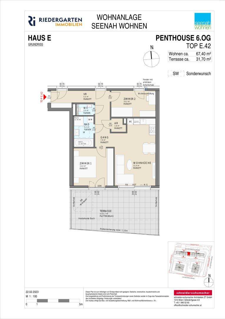 Grundriss einer Penthouse-Wohnung mit zwei Schlafzimmern, offener Wohnküche und großer Terrasse.