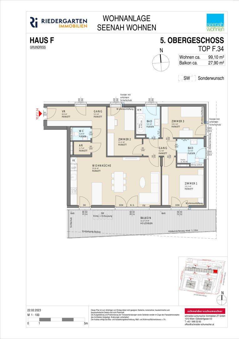 Detaillierter Grundriss einer Wohnung mit drei Zimmern, Wohnküche und großem Balkon.