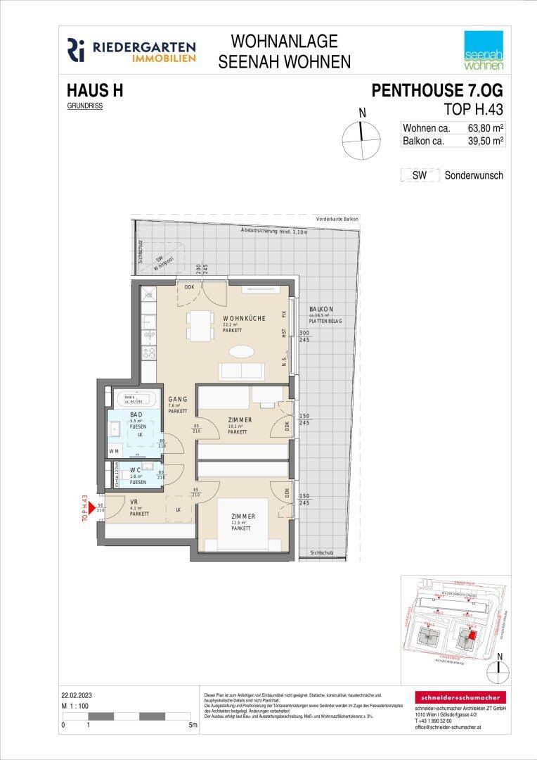 Grundriss einer Penthouse-Wohnung mit Wohnküche, zwei Zimmern und großem Balkon.