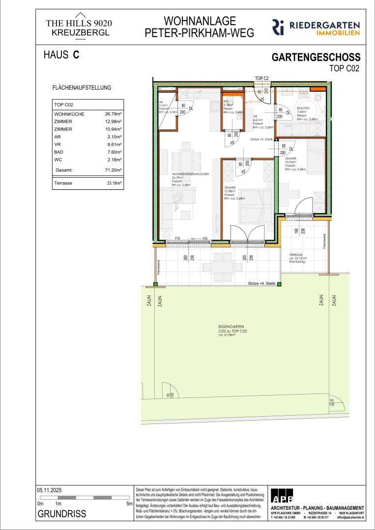 Grundriss des Gartengeschosses mit offenem Wohnbereich, Schlafzimmern und privatem Garten.
