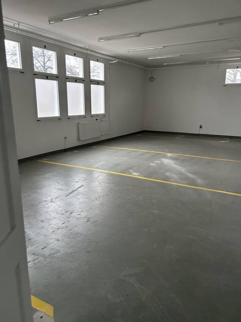 Freistehende Gewerbeimmobilie, gute Lage in Klagenfurt mit 24 Parkplätzen - KAUF od. Miete möglich - Ansicht 2