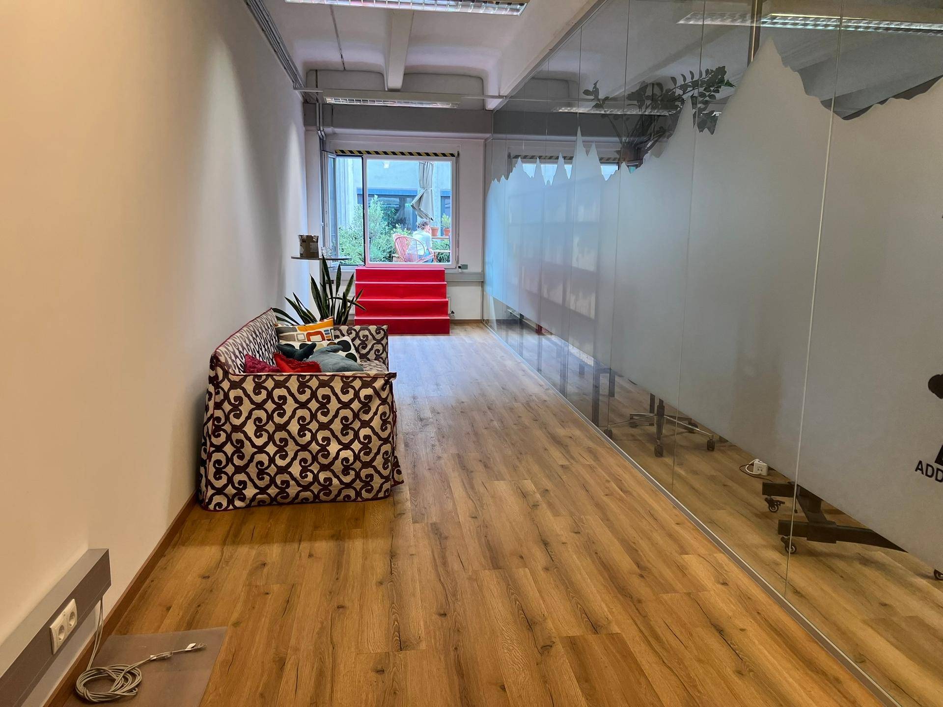 Zugang Büro und Terrasse