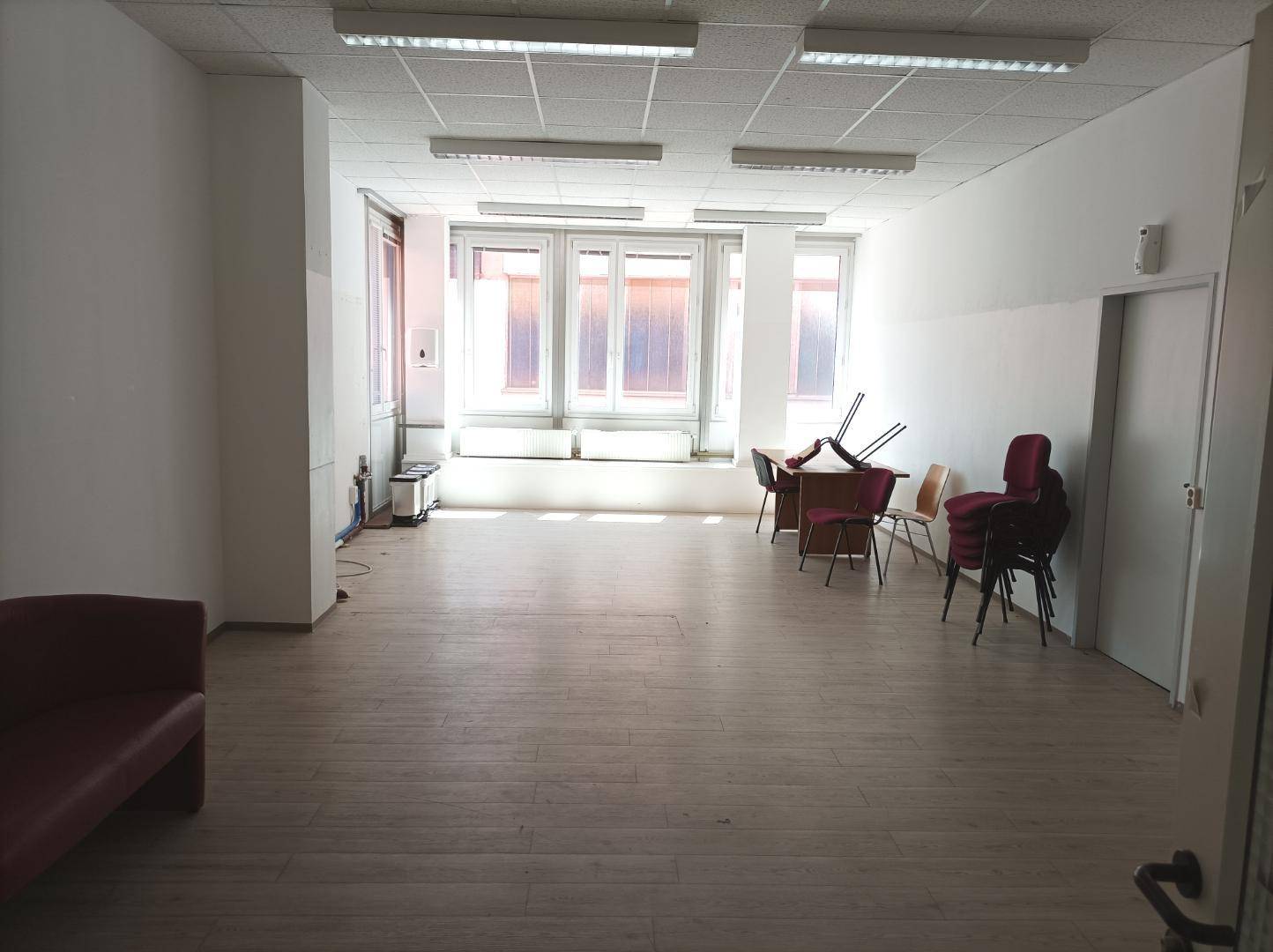 Büro mit Wasseranschluß 50m² 4.Stock