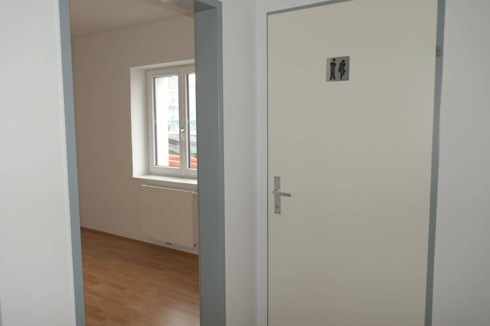 Blick ins Schlafzimmer 1