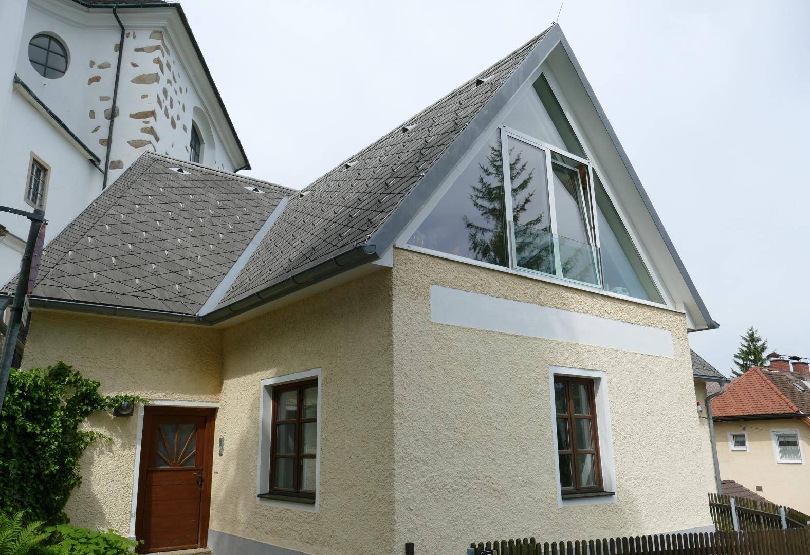 Eingang EG-ehemaliger Geschäftseingang