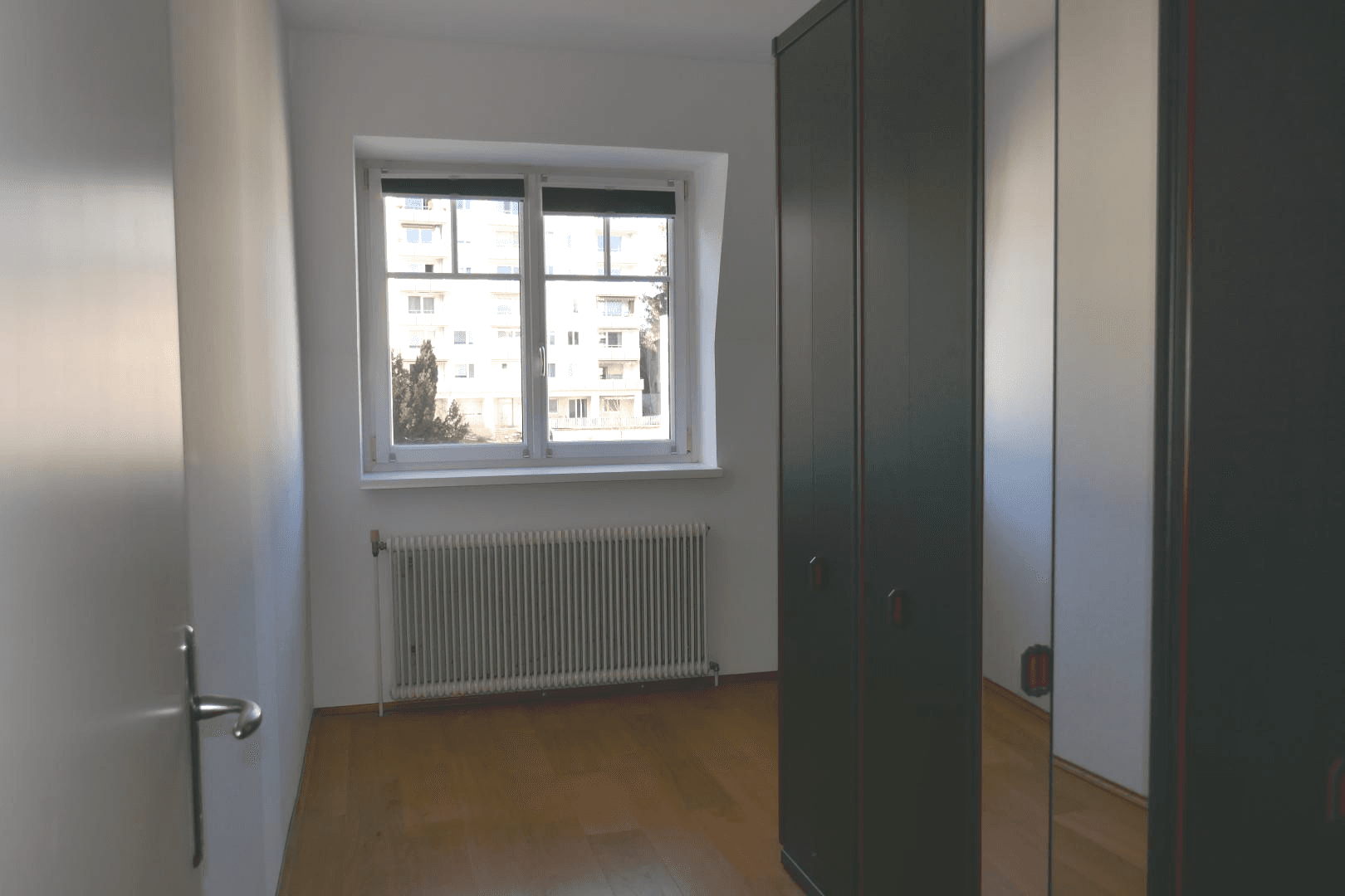 weiteres Schlafzimmer-derzeit Schrankraum
