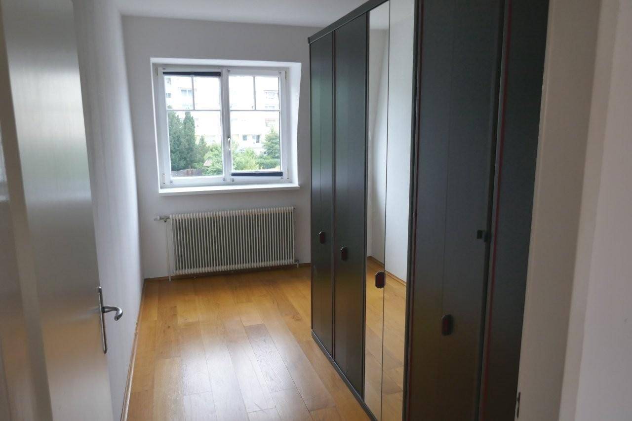 weiteres Schlafzimmer-derzeit Schrankraum