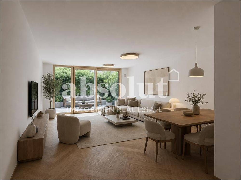 Moderner Wohn- und Essbereich mit Holzboden, Zugang zur Terrasse und stilvoller Einrichtung.