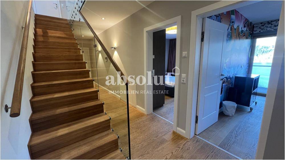 Mieten Sie Ihr Traumhaus! Exklusives Einfamilienhaus in Top-Lage v. Zell am See, mit 100 % Seeblick! - Ansicht 4
