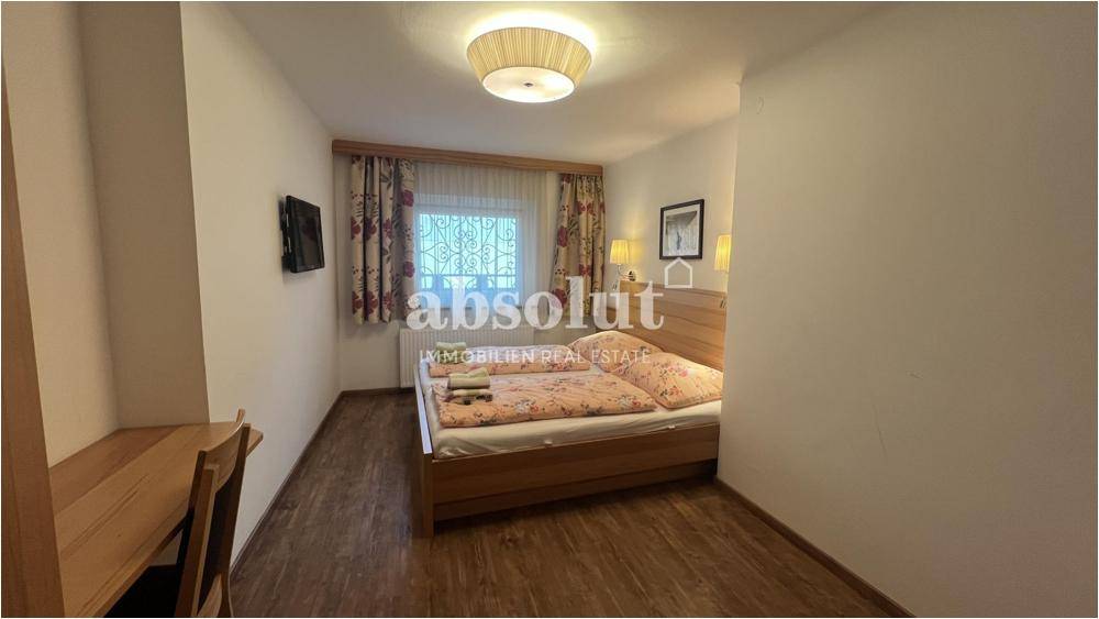 Appartementhaus mit 2 Geschäftslokalen und insges. 5 Appartements in zentraler Lage von Zell am See! – pohled 4