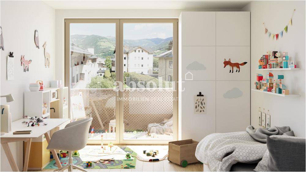 Kinderzimmer mit hellem Design, Spielbereich, Schreibtisch und Zugang zu einem kleinen Balkon.