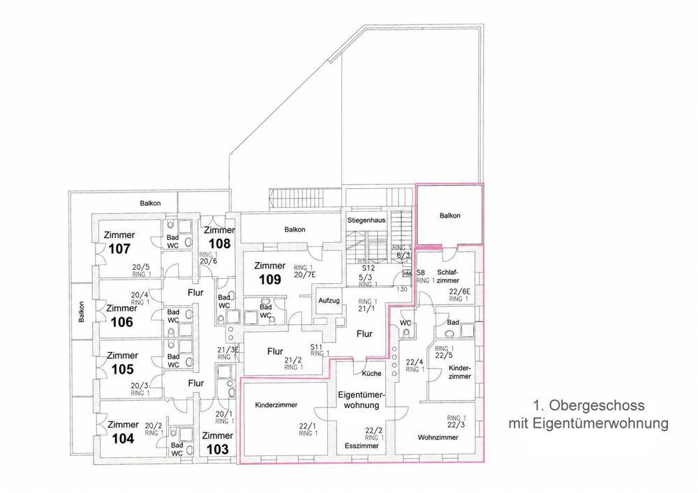 Grundriss des ersten Obergeschosses mit mehreren Zimmern, Bädern und einer Eigentümerwohnung.
