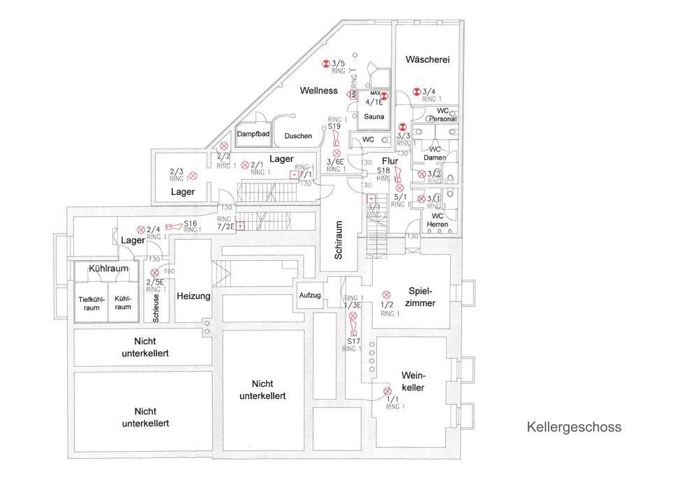 Grundriss des Kellergeschosses mit Wellnessbereich, Sauna, Lagerräumen und Weinkeller.
