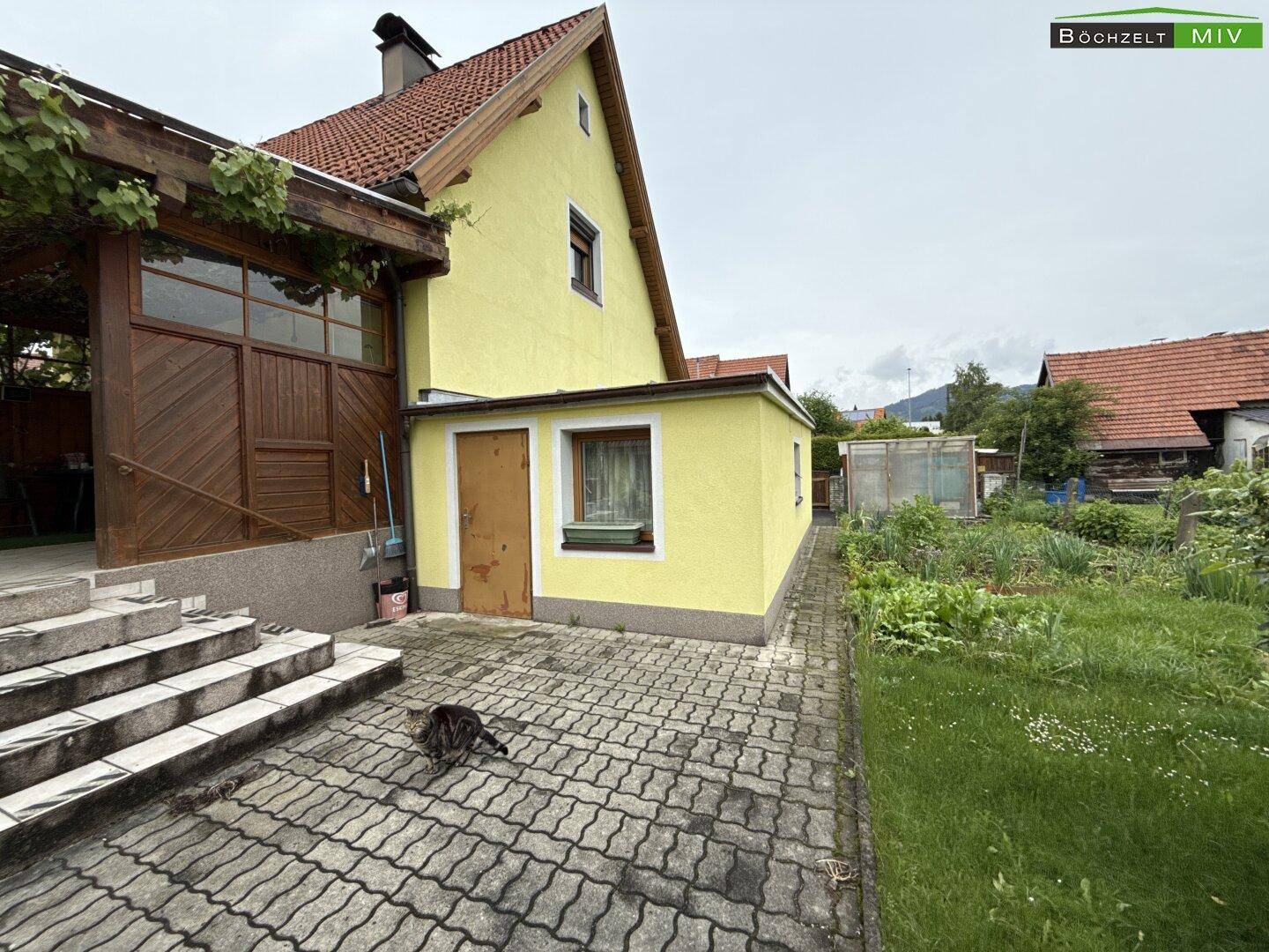 Badezimmer hinter Garage