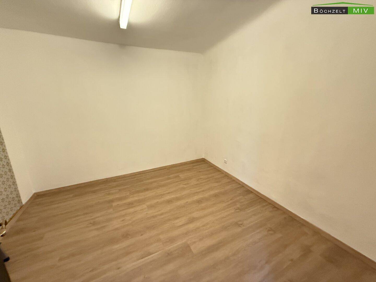 Abstellraum neben Eingang