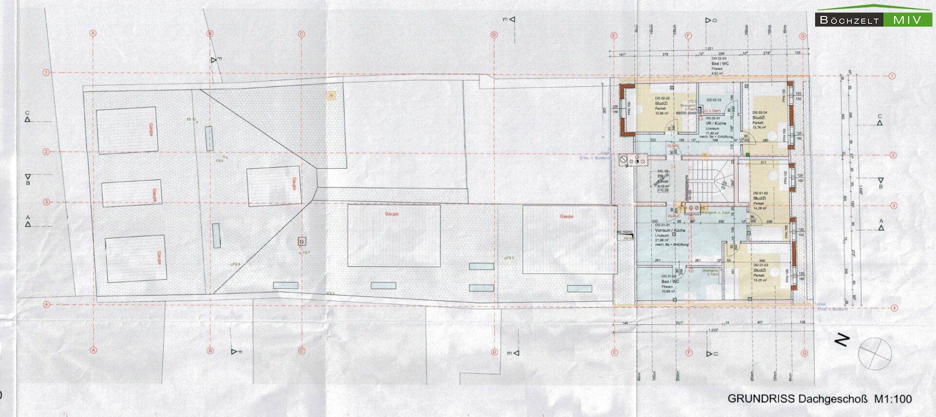 Detaillierter Grundriss des Dachgeschosses mit potenziellen Ausbauflächen und Dachschrägen.
