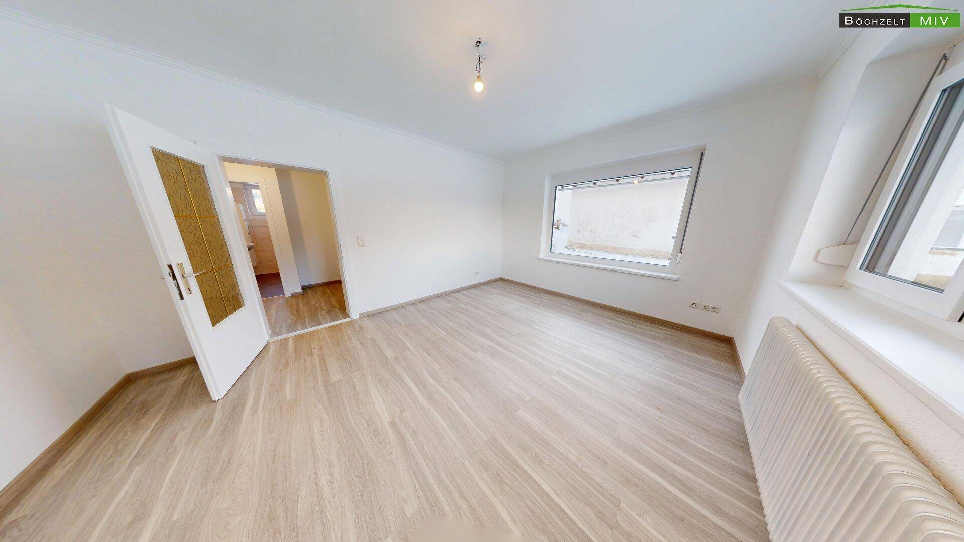Wohn- oder Schlafzimmer EG
