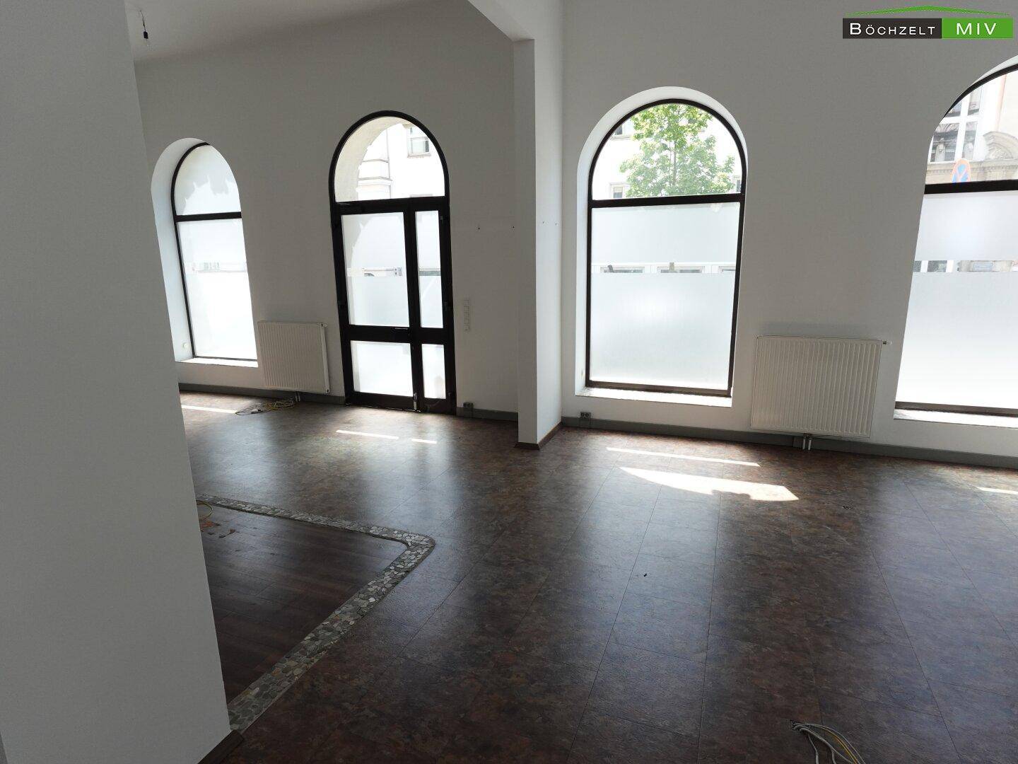 Vielseitig nutzbares Geschäftslokal/Büro/Praxis nahe Hauptplatz Leoben mit ca. 73 m² im +++ KREMPLHOF +++ - Mehr