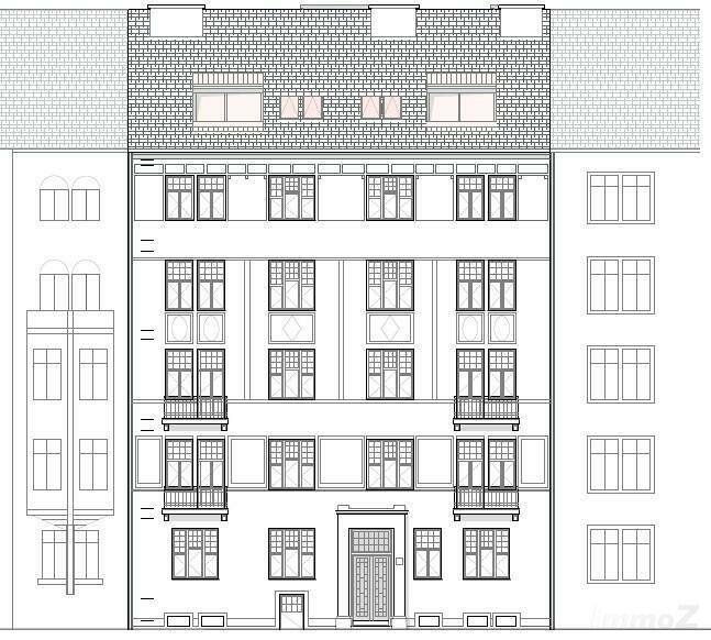 Architektonische Zeichnung der Gebäudefassade mit vielen Fenstern und kleinen Balkonen im klassischen Stil.